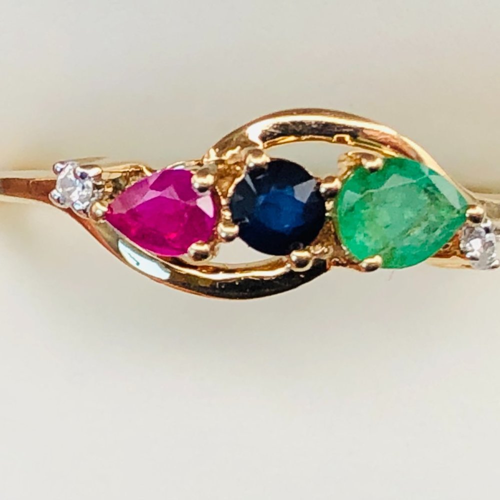 Emerald, Ruby & Sapphire Gold Ring - Picture 15 of 16